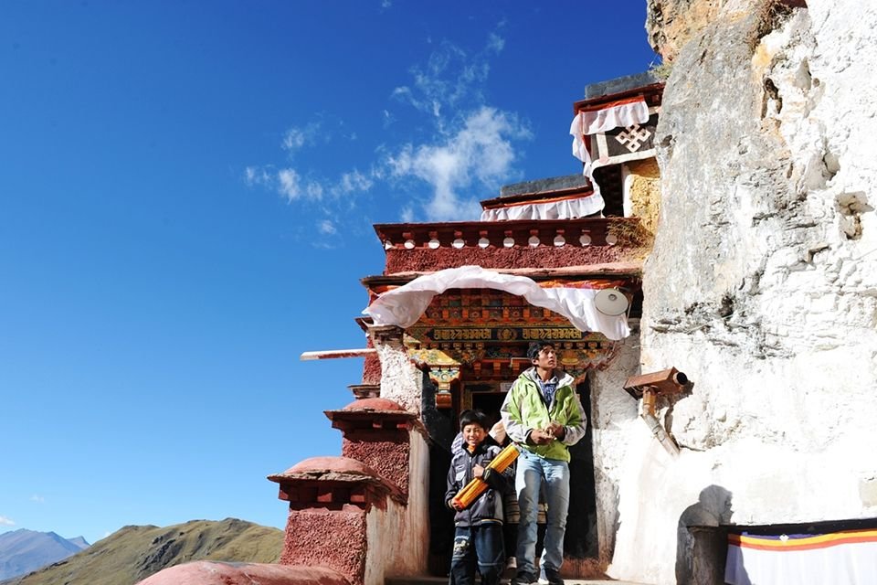 Drak Yerpa Meditation Tour: Finding Peace In Lhasa Cycling Tour From Golmud To Lhasa: A True Challenge 3