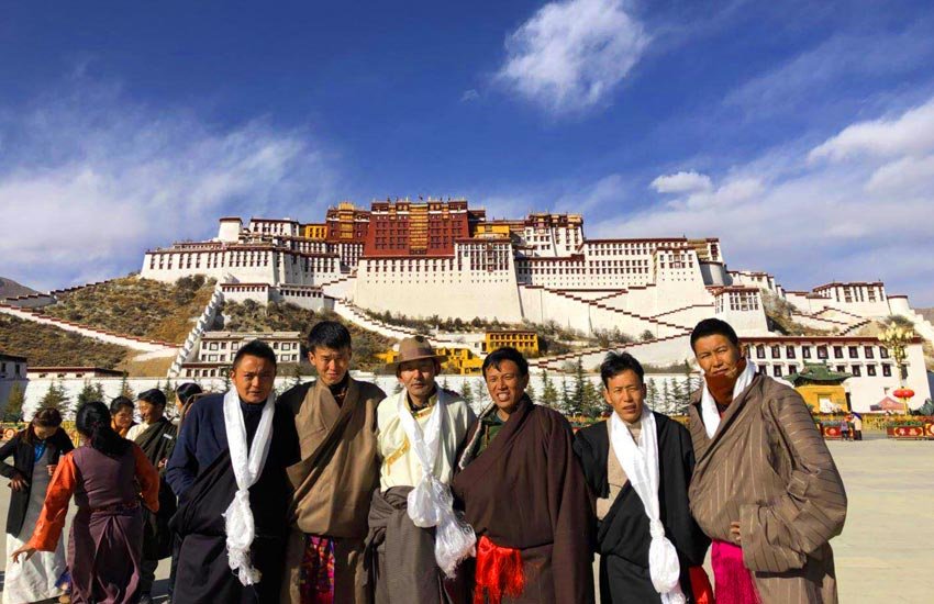 Guided By The Best: Selecting Your Tibetan Tour Guide 4