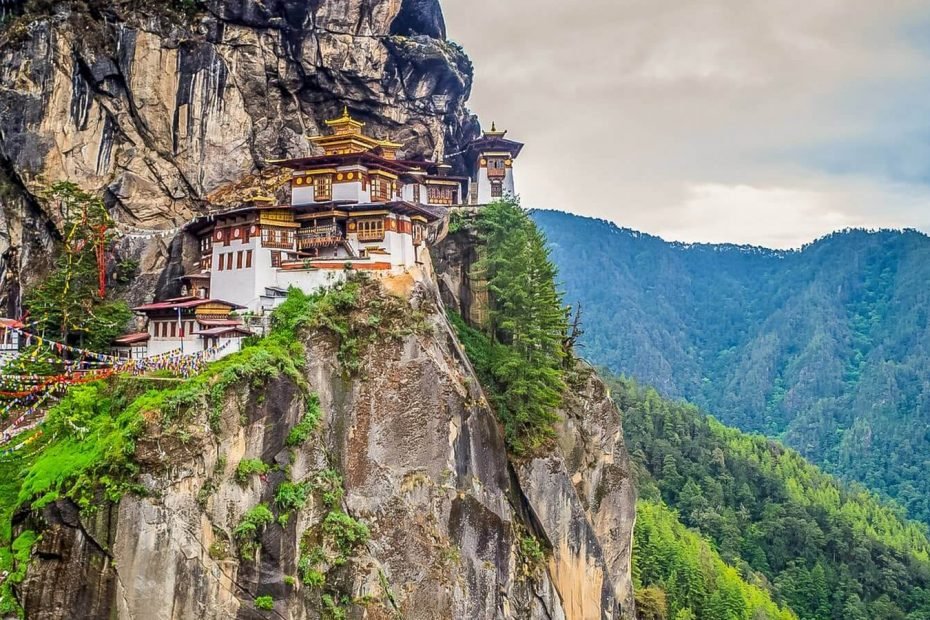 Sky-high Splendor: Nepal, Tibet, Bhutan Flight Tour 3