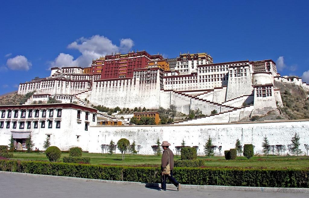 Tibet Golden Route with Train from Xi’an: Exploring Ancient and Modern Wonders